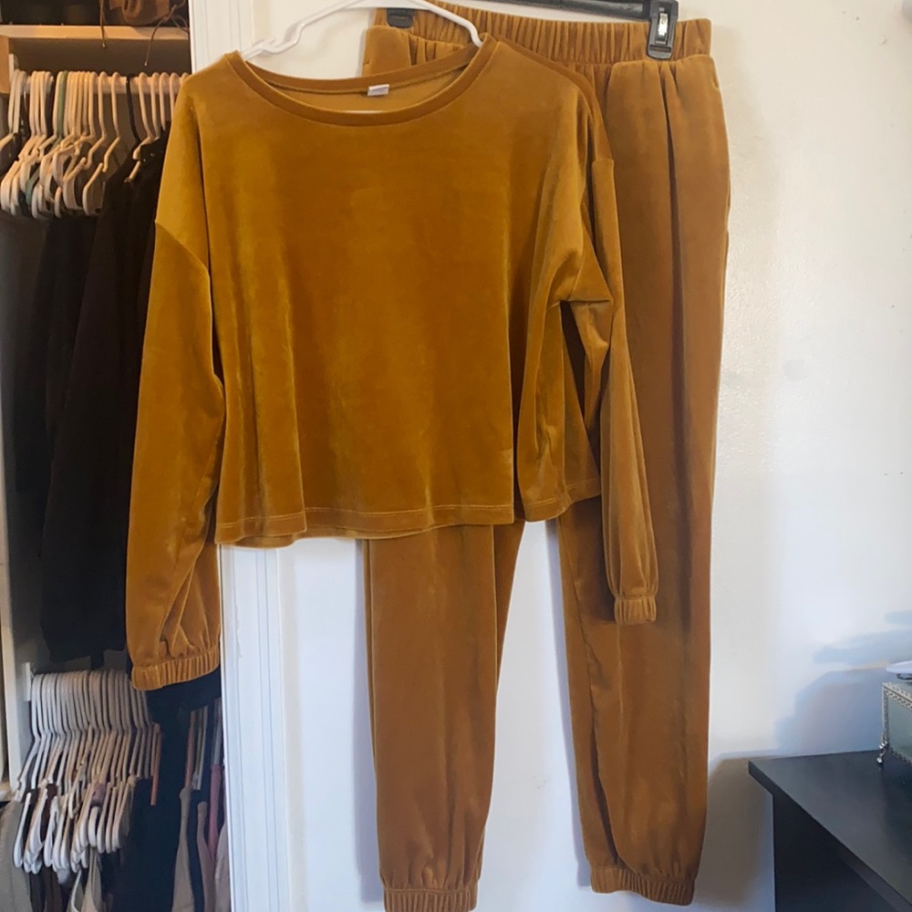 Velvet lounge set